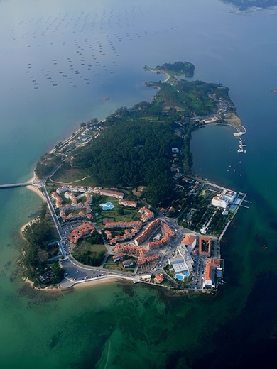Luftaufnahme der Insel La Toja